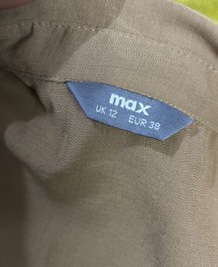 Stylish Collared Button-Up Top