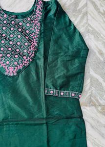 Elegant Green Embroidered Kurta