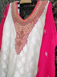 Elegant White Kurta with Pink Sleeves sets
