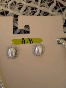 Elegant Pearl Necklace and Earring Set