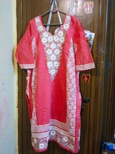 Elegant Pink Embroidered Kurta Set