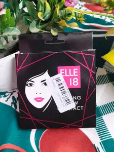 Elle 18 compact powder shade pearl