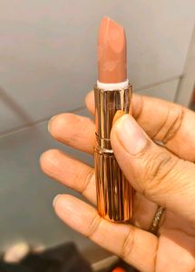 Charlotte Tilbury - Naughty Talk Lipstick
