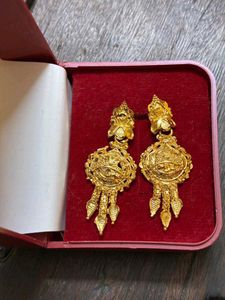 Exquisite Traditional Gold Earrings