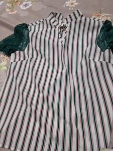 Formal Top With Net sleeves