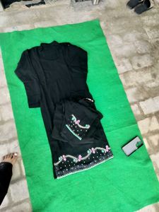 Black Kurta Set with Floral Embroidery