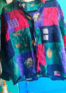 ye shirt bilkul new jaisi2-3 br use h bss (M)