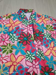 Vibrant Floral Print Button-Up Shirt