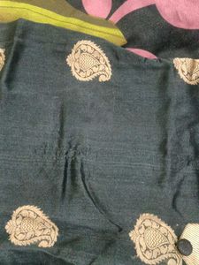 Elegant Black Kurta with Paisley Motifs