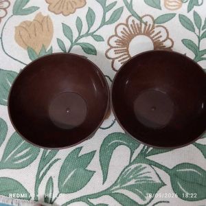 Set of 2 Brown Plastic Bowls