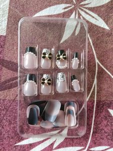 Vembley Elegant Black Pearl Press On Nails