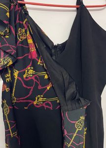 Chic Black Jumpsuit with Printed Accent
