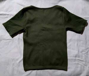 Ribbed V-Neck Short Sleeve Top