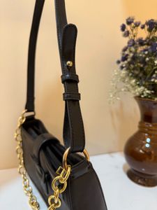 Chic Black Handbag