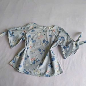 Chic H&amp;M   Striped Floral Bell Sleeve Tops 🌺