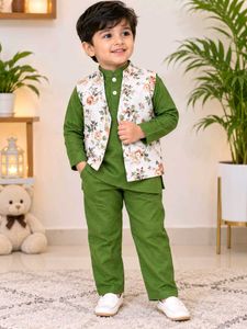 Green Ethnic Kurta Set with Floral Print