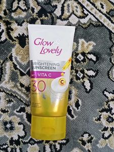 Glow & Lovely Brightening Sunscreen SPF 30