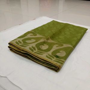 Elegant Green Saree with Paisley Border witg unsti