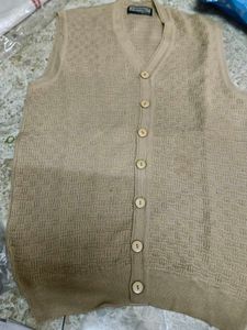 Unisex Beige V-Neck Sleeveless Jacket