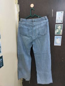 Light Wash Ripped Jeans