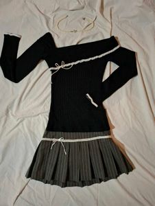Chic Black Off-Shoulder Sweater🎀