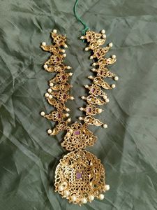 Exquisite Kundan &amp; Pearl Necklace Set