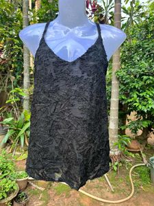 Chic Black Textured Cami Top