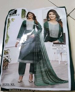 Elegant Embroidered Kurta Set with dupatta- Green