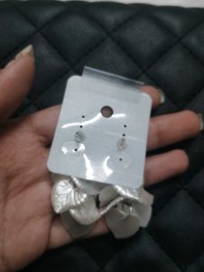buy 1 get 4 FREE 🥰 Heart Shaped Earrings
