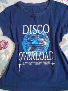 fitted navy blue tee