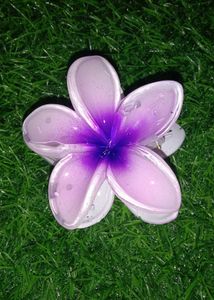 Trending Floral Design Hair Claw