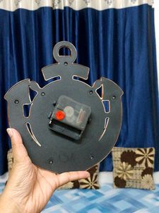 analog wall clock