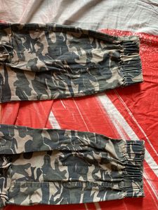 Comfortable cargo joggers