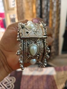 Exquisite Silver &amp; Pearl Cuff Bracelet