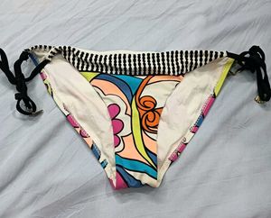 😍 Vibrant Psychedelic Bikini Bottoms
