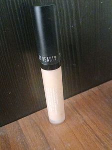 Swiss Beauty Liquid Concealer in the shade.