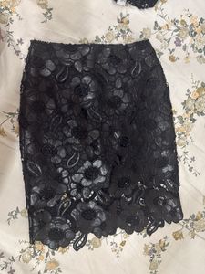 Black Lace Floral Pencil Skirt