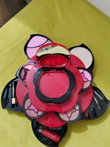 Cute Flower Makeup Kit