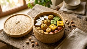 Woven Bamboo Basket (1)