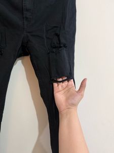 H&amp;M Distressed Skinny Jeans