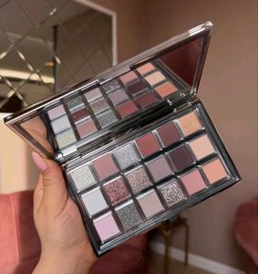 Huda Beauty Icy Nude Eyeshadow Palette