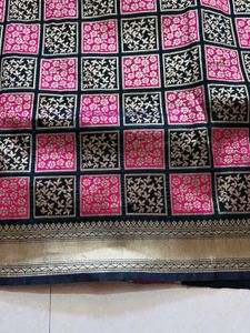 Elegant Pink &amp; Black banarsi Silk Saree