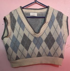 Argyle Knit Sweater Vest - Stylish & Comfy
