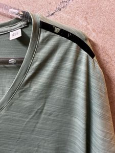 Reebok V-Neck T-Shirt