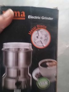 Electric Grinder with Metal Blade