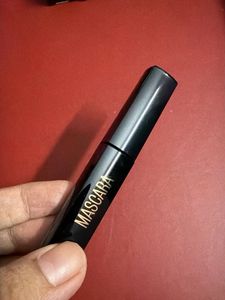 Lakme ultimate glamm volumizing mascara