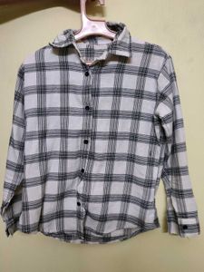 Classic Plaid Button-Up Shirt
