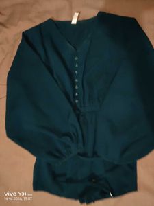 💙 Elegant Teal V-Neck Top 💙
