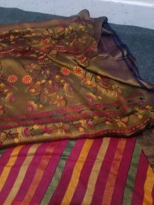 Elegant red yellow leriya Saree with Floral Motifs