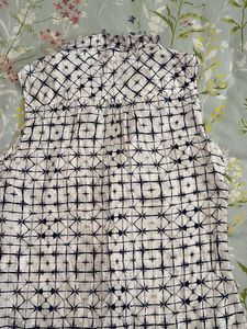 Levi's White &amp; Blue Print shirt